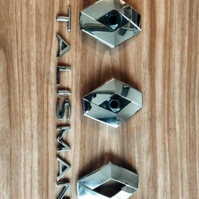 آرم سپر عقب رنو تالیسمان اورجینال بدون جعبه  آرم سپر عقب رنو تالیسمان اورجینال بدون جعبه