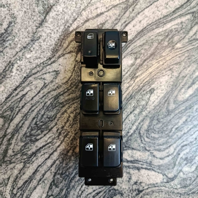 کلید شیشه بالابر هیوندا سانتافه 2007 کلید شیشه بالابر هیوندا سانتافه 2007